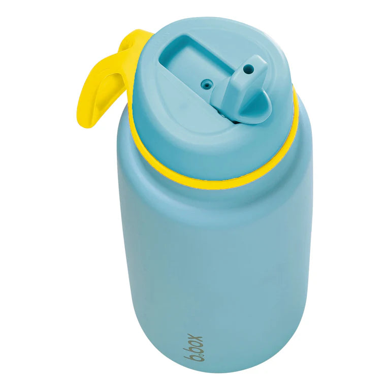 b.box Insulated Flip Top 1 Litre Bottle - pool side
