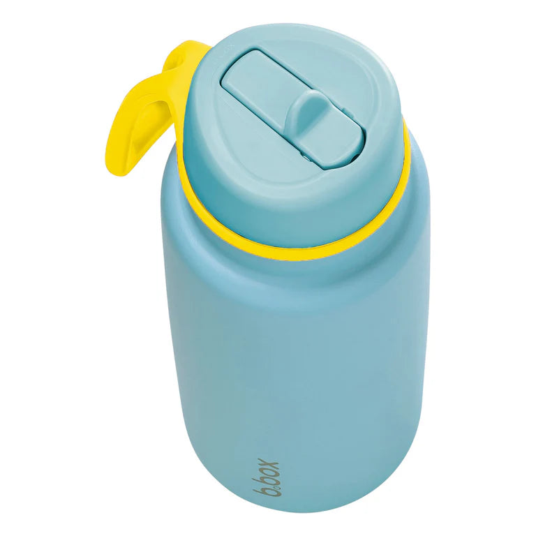 b.box Insulated Flip Top 1 Litre Bottle - pool side