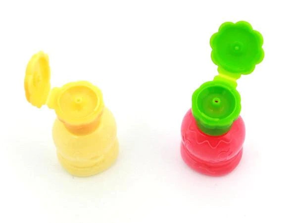 Condiment squeeze bottle
