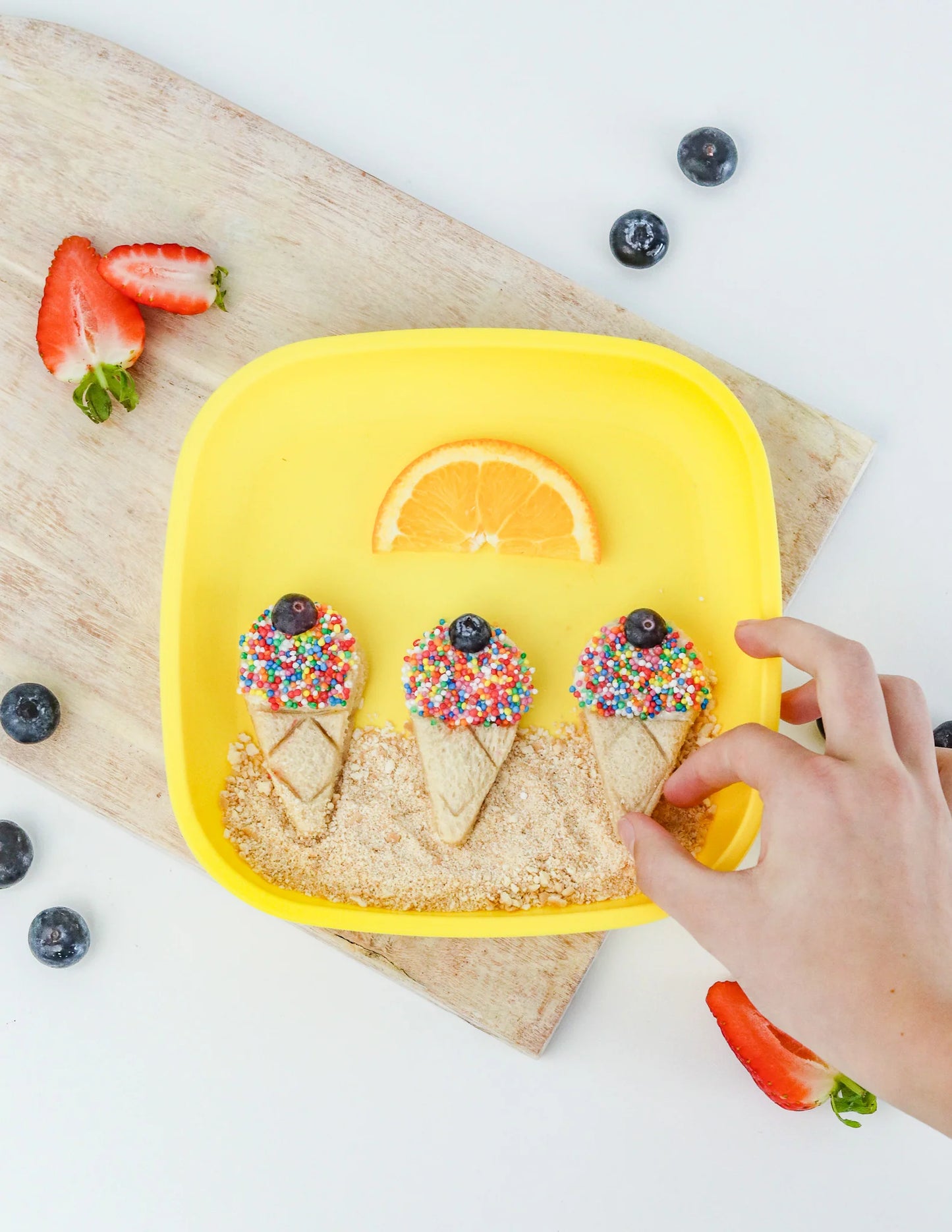 Lunch Punch Sandwich Cutters Sweets - set of 2
