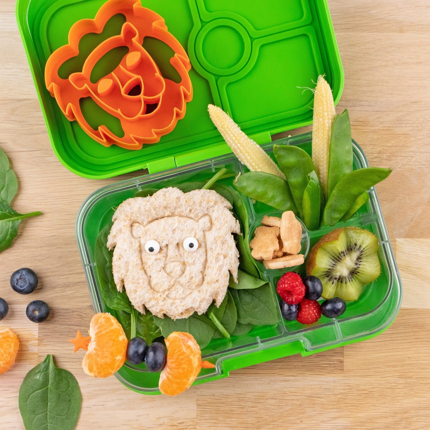 Lunch Punch Sandwich Cutter Lion - set of 2