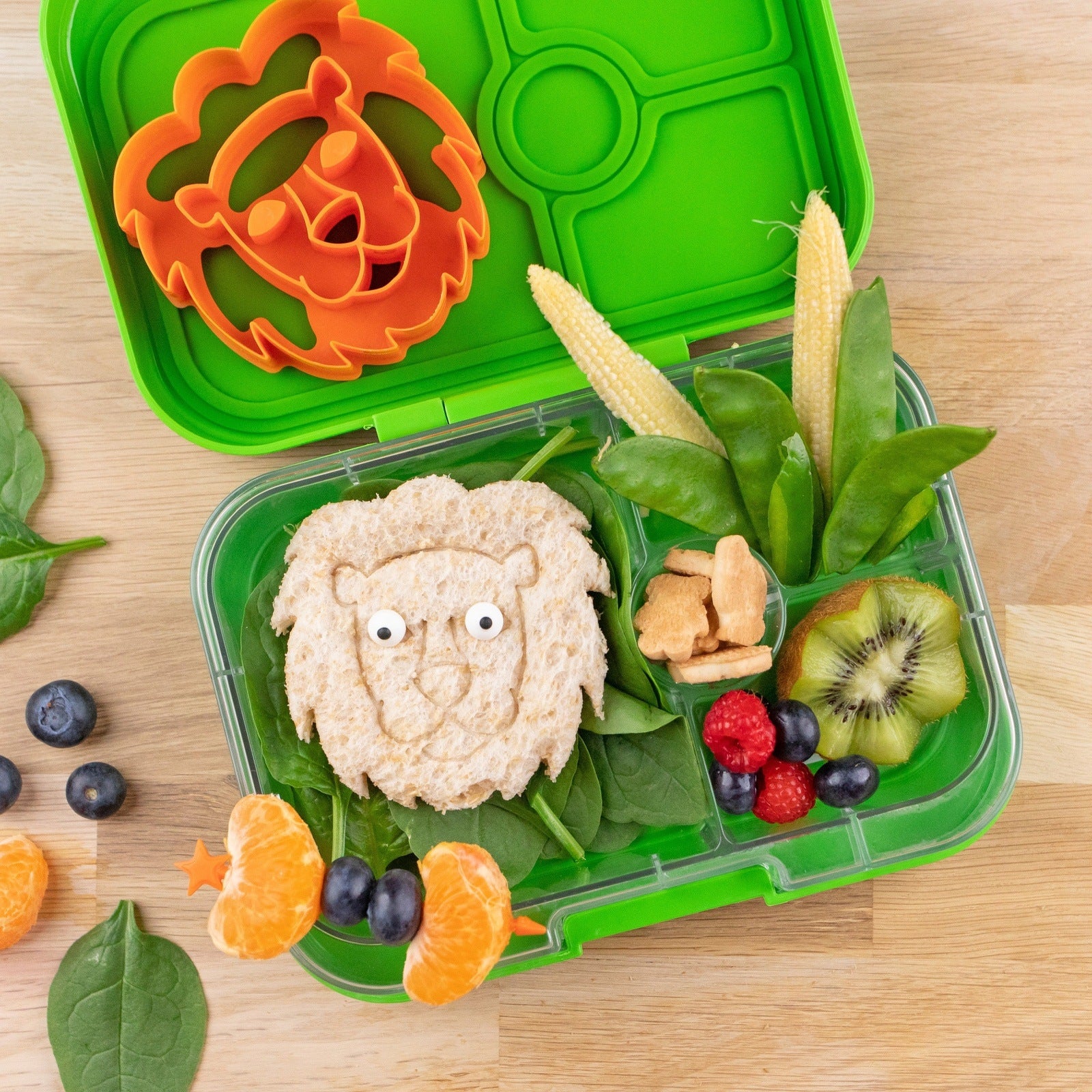 Lunch Punch Sandwich Cutter Lion - set of 2