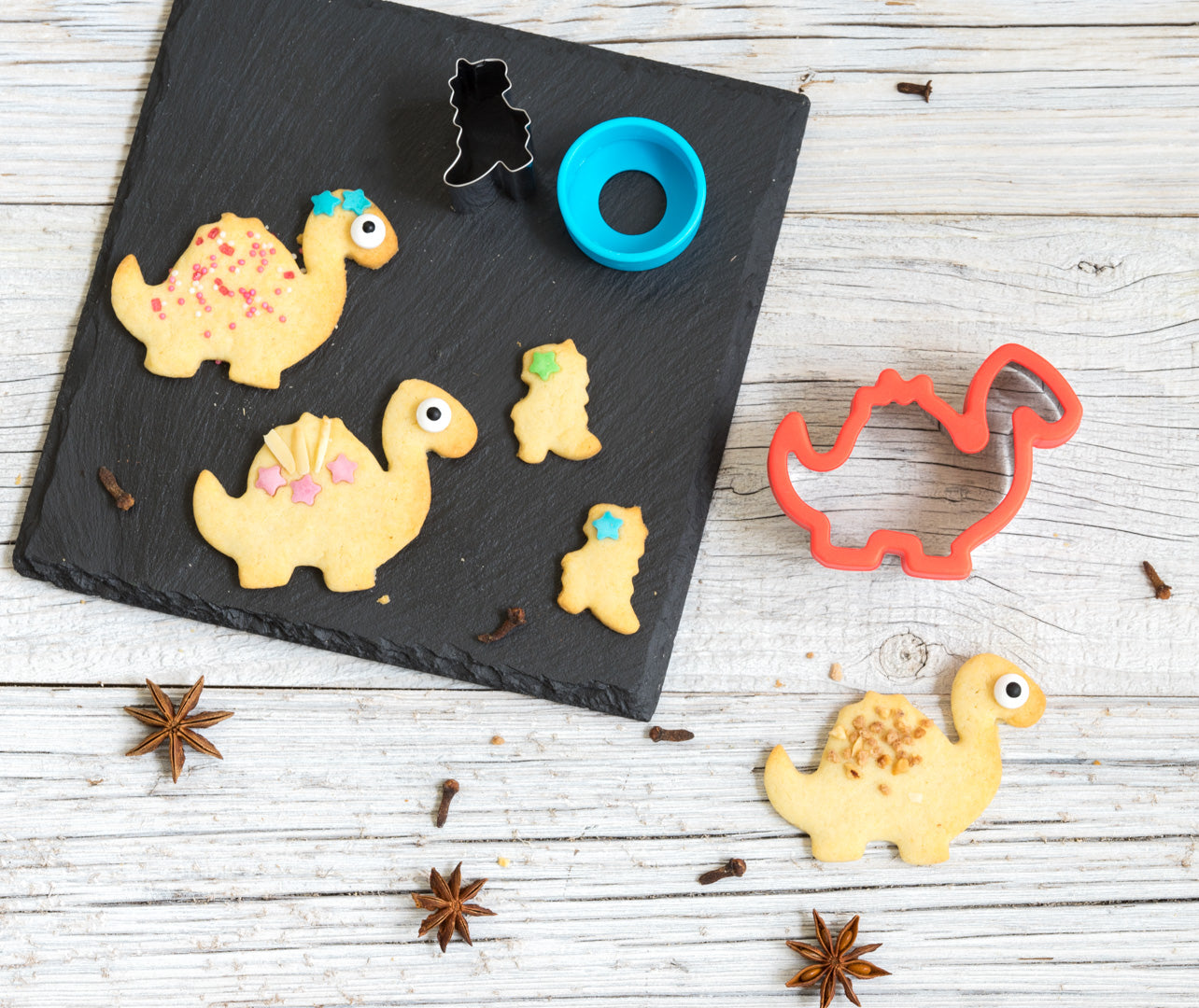 Stainless steel Sandwich Cutter Dino - set of 4